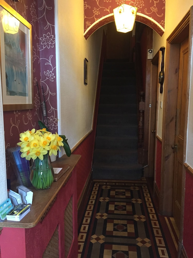 Westbury House 6/41