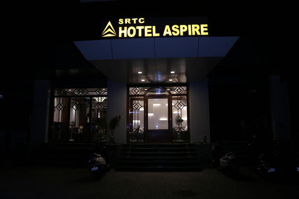SRTC Hotel Aspire 1/28