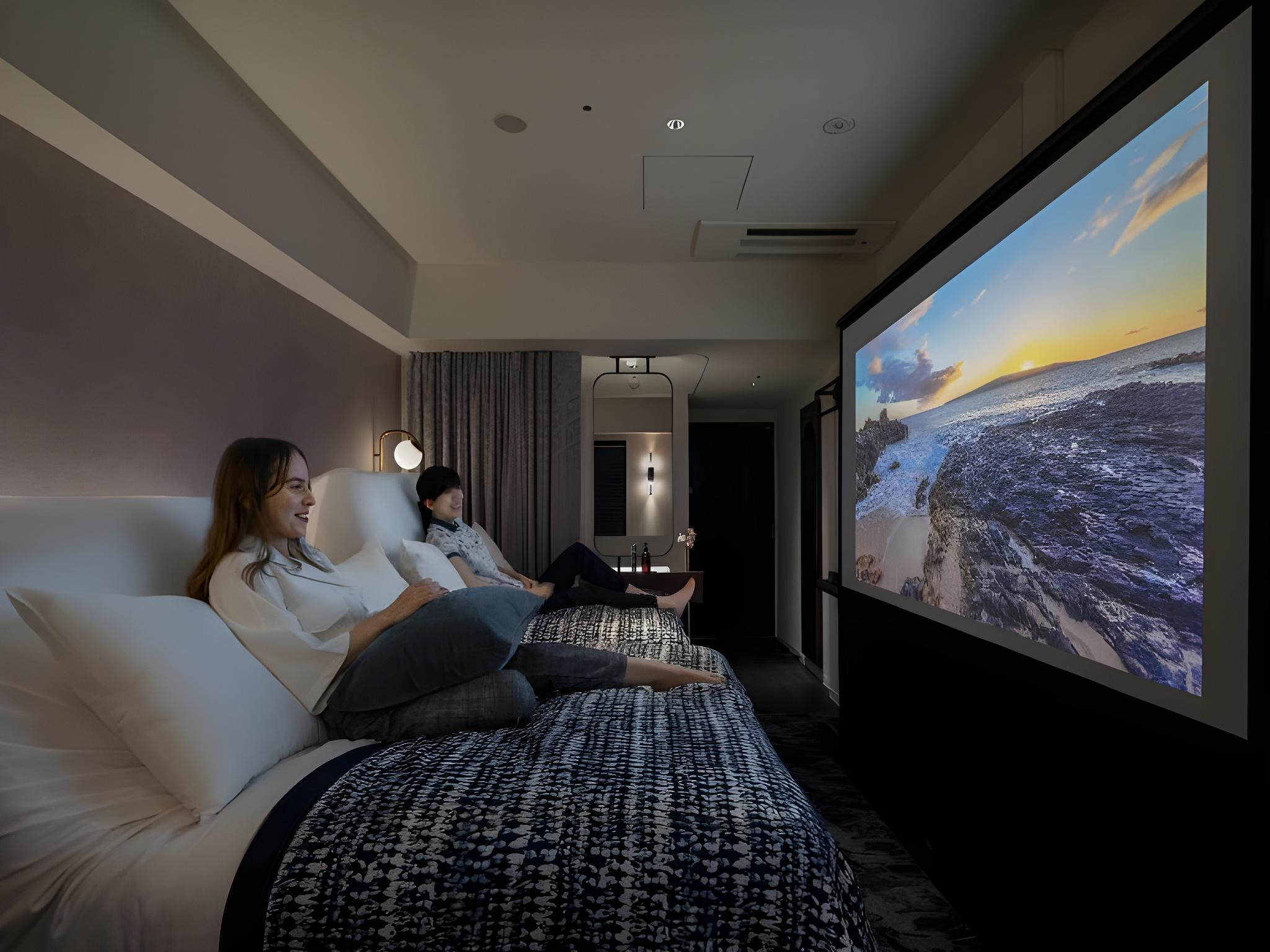 Theater, Superior, Twin Beds