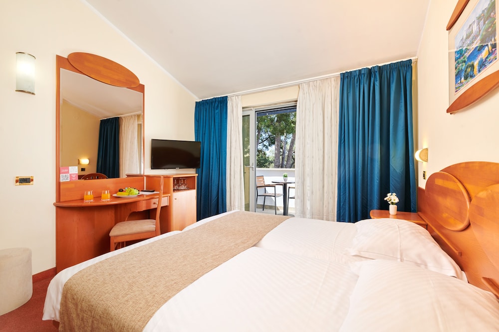 Villa Galijot Plava Laguna 10/50