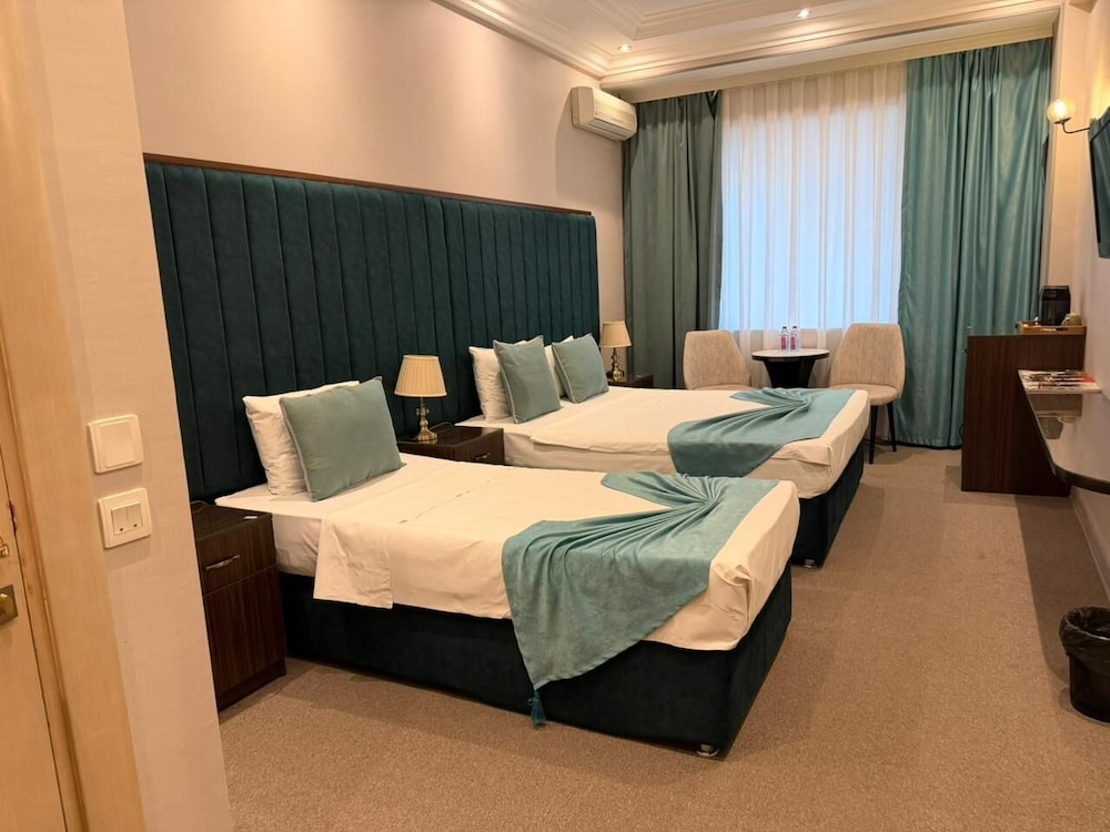 Karat Inn 11/50