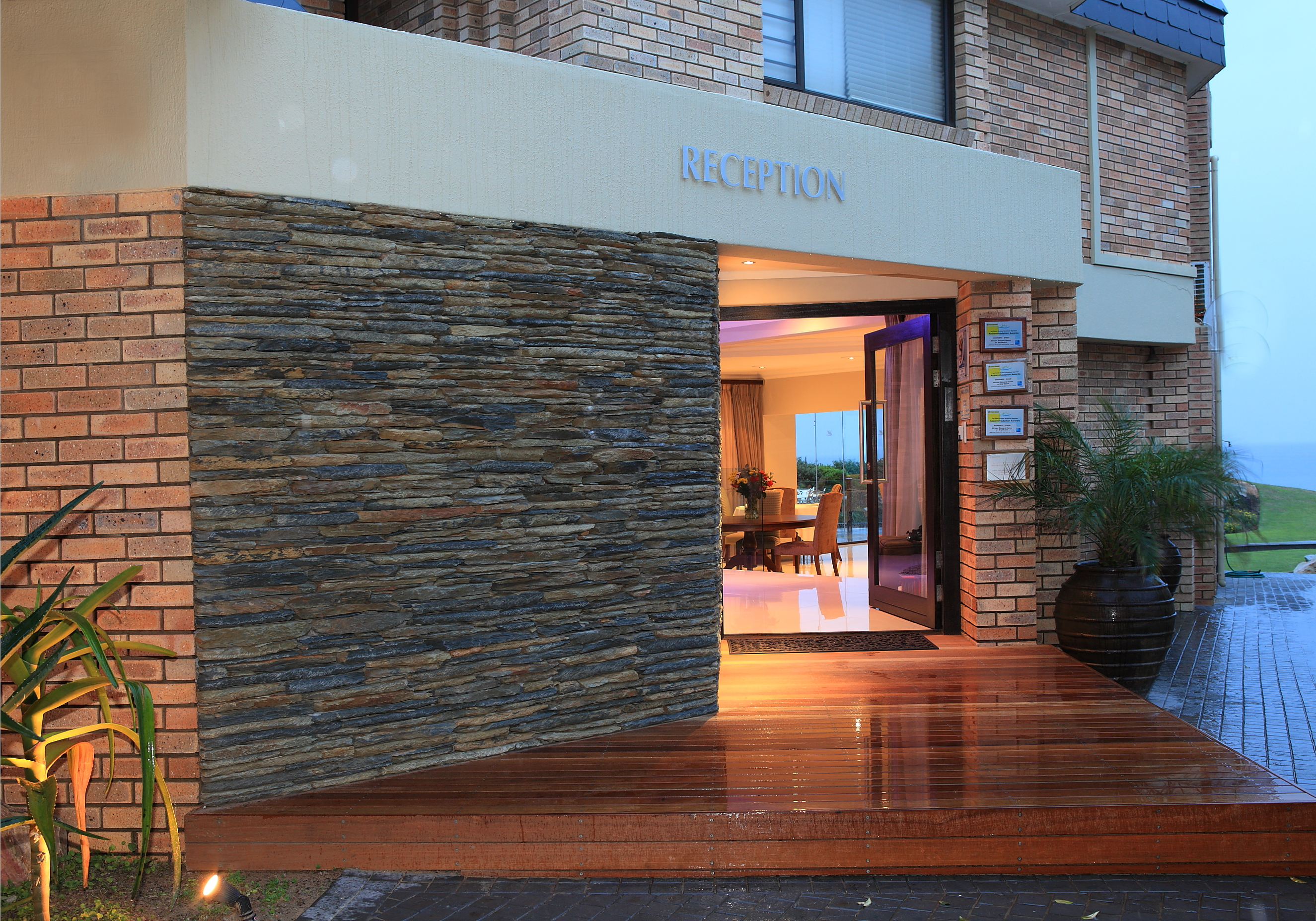 African Oceans Manor Guest House 1/50