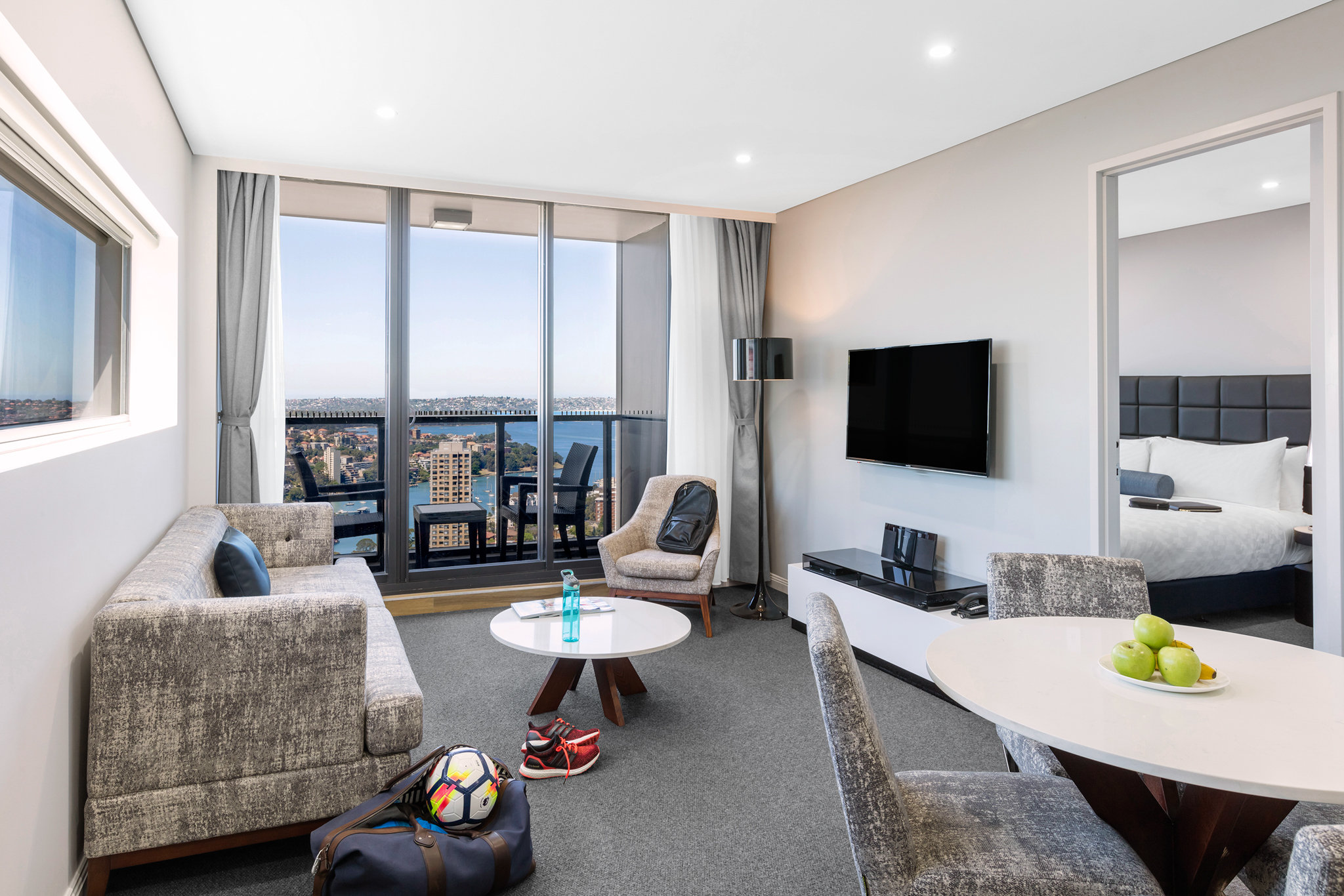 Meriton North Sydney 14/18