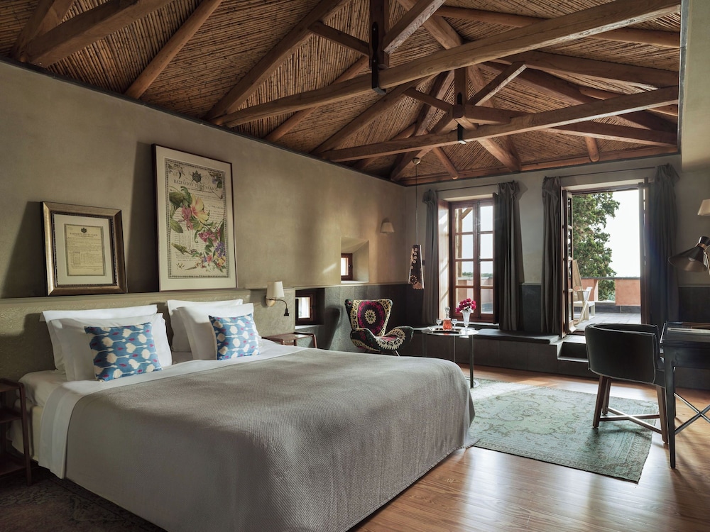 PREMIUM, RESIDENCE, SUITE