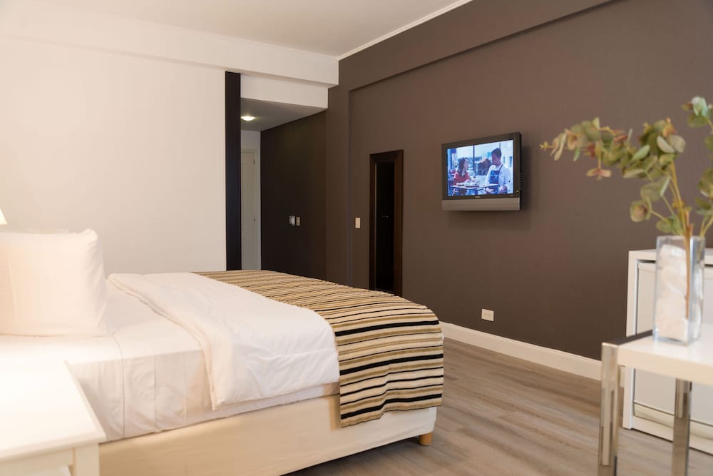 HOTEL TOLOSA 32/75