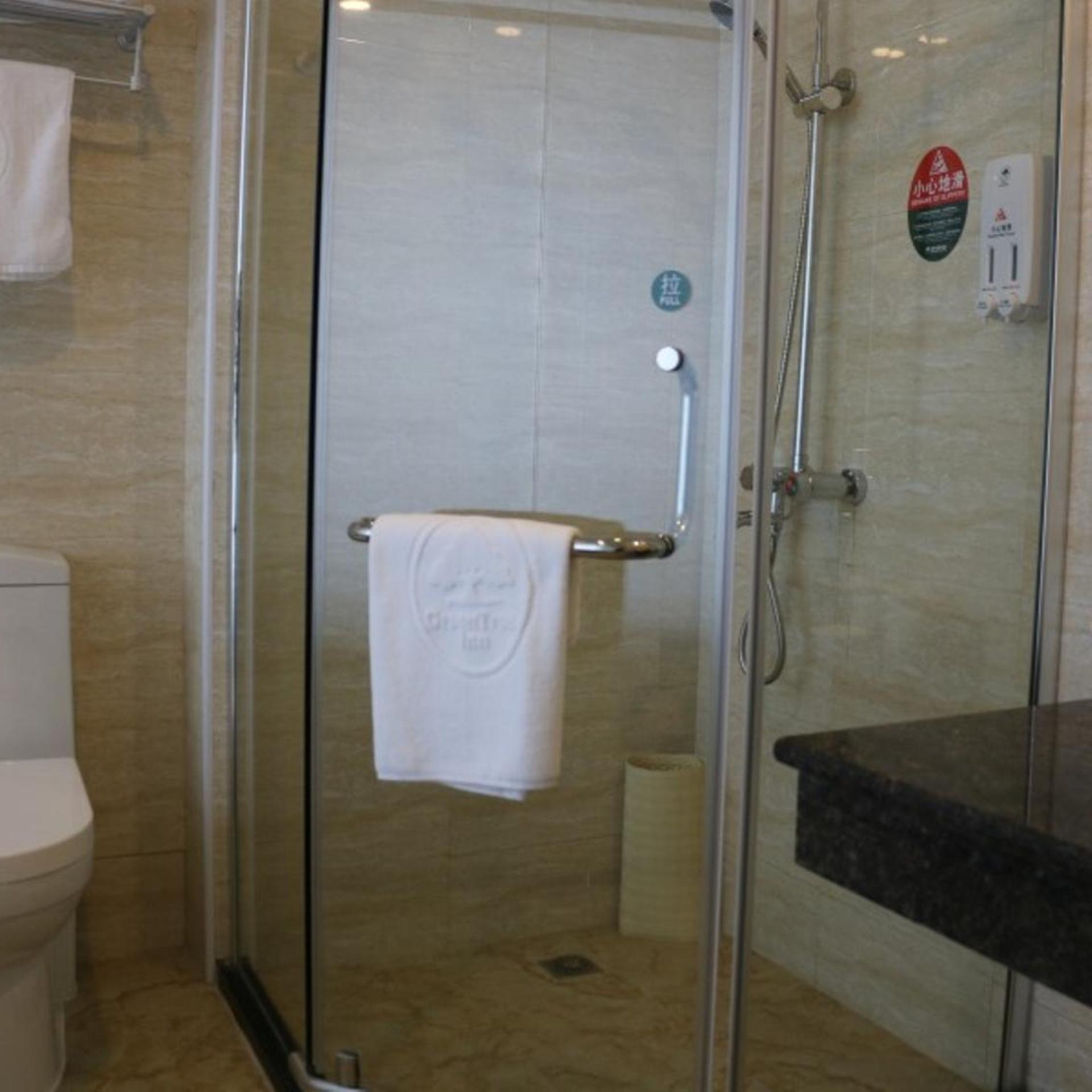 GREENTREE INN QINGDAO WUYISHAN ROAD 20/20