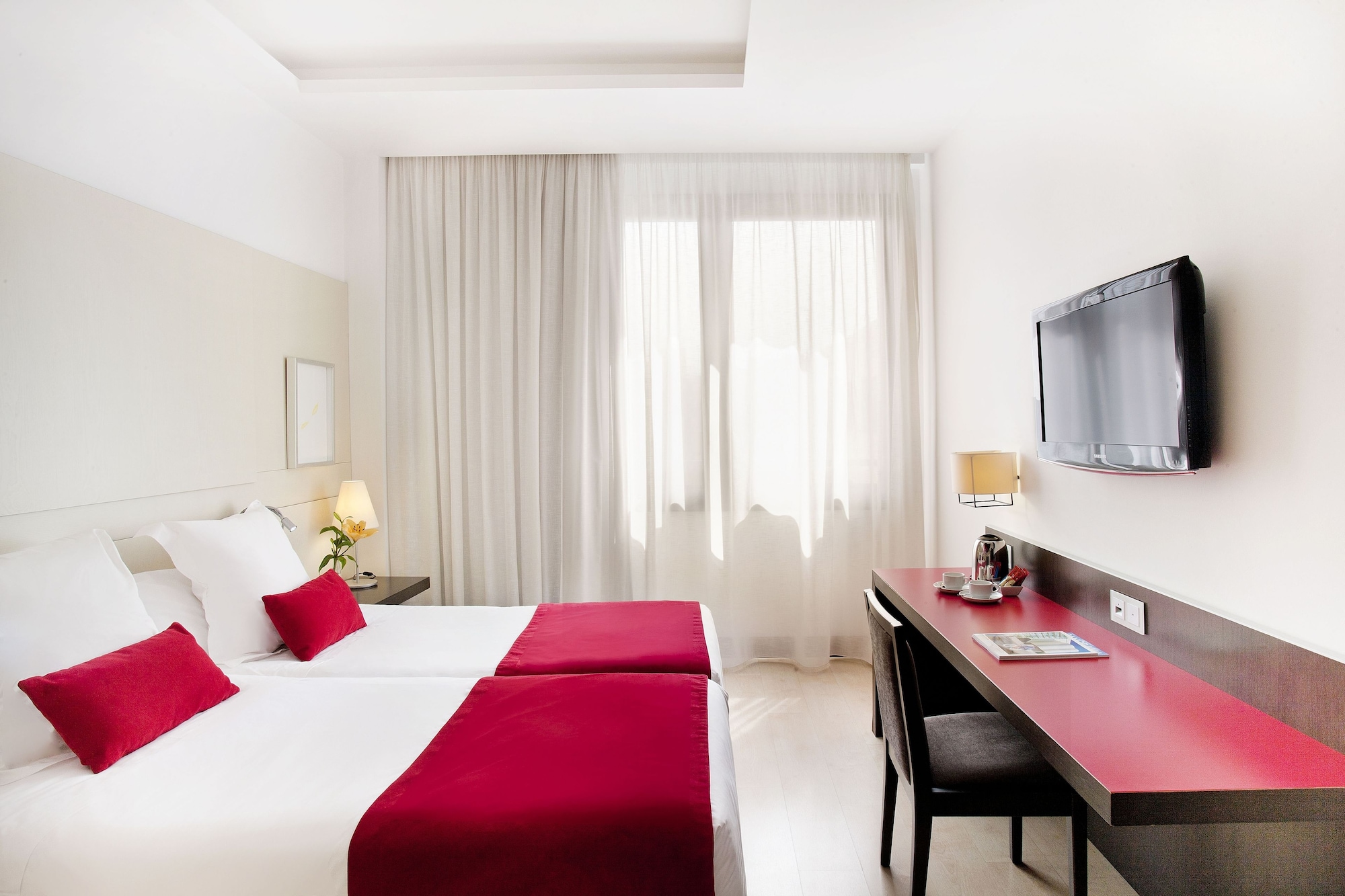 PREMIUM, DOUBLE OR TWIN BED