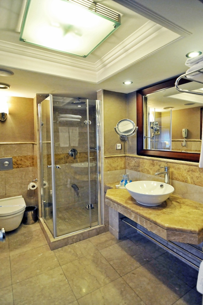 غرفة ديلوكس بسريرين مزدوجين بإطلالة على المدينة بغرفة نوم واحدة، Ck Farabi Hotel 5/5