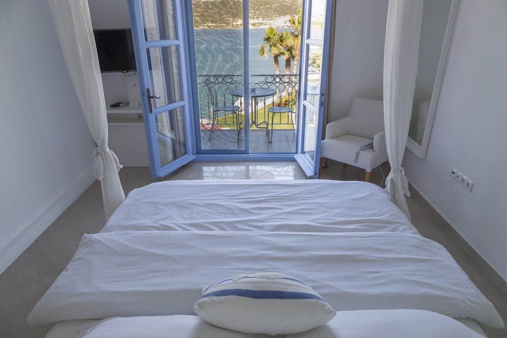 Alacati Port Hotel 12/50