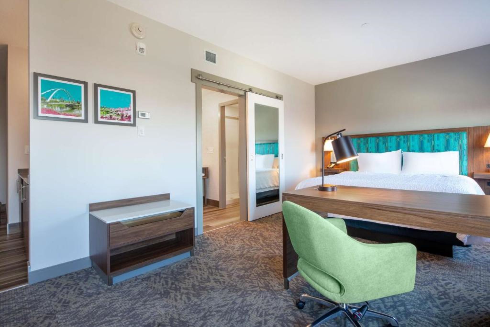 ROOM, KING BED, SOFA, ACCESSIBLE
