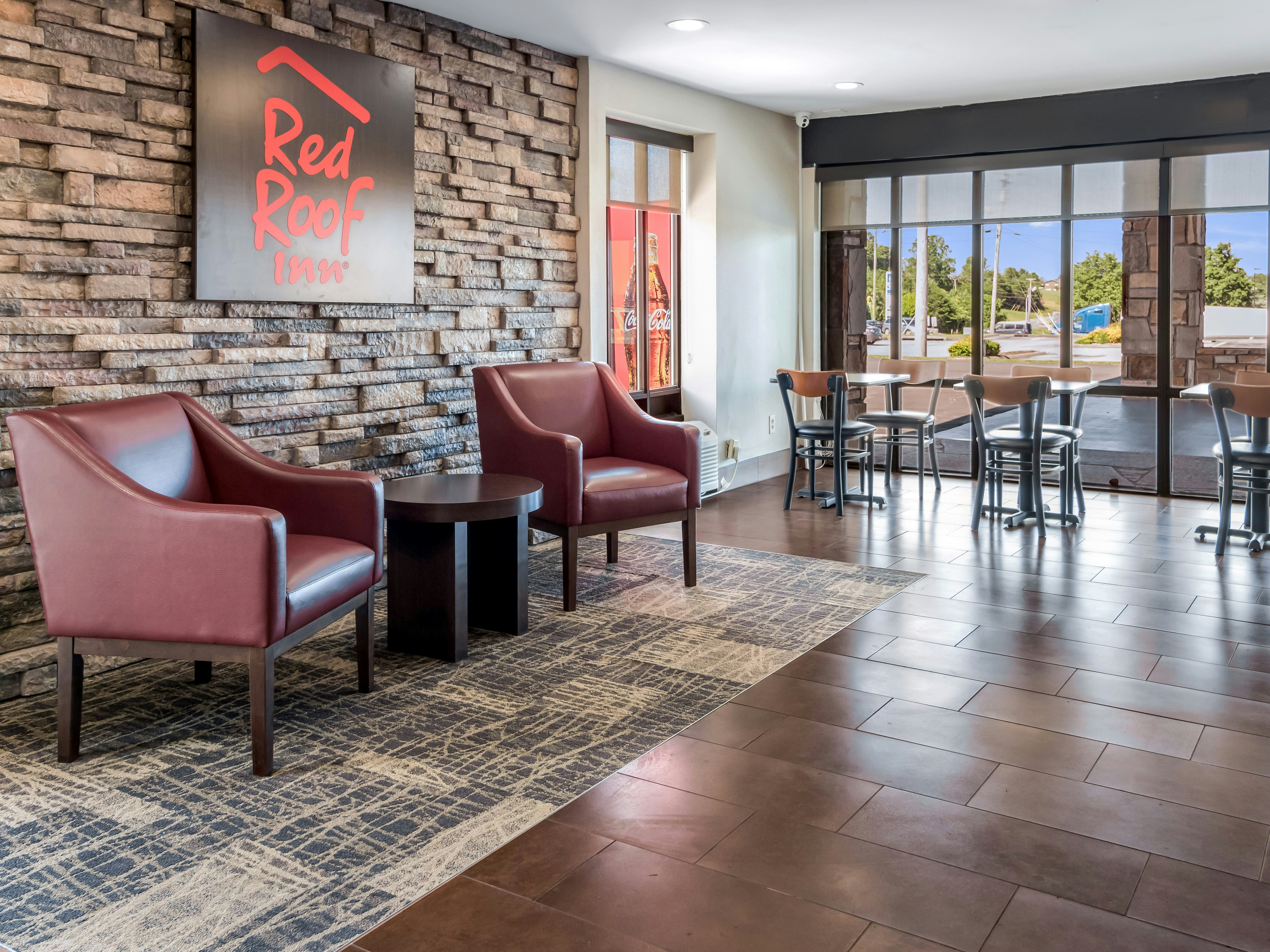 Red Roof Inn Dandridge 13/16