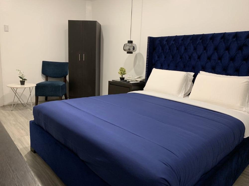 La Fontana Hotel 4/33