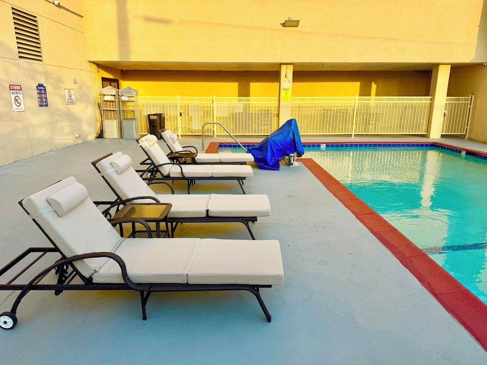 Lincoln Hotel Monterey Park Los Angeles 44/74