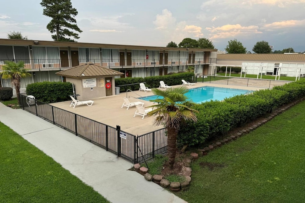 Days Inn by Wyndham Goldsboro 44/53