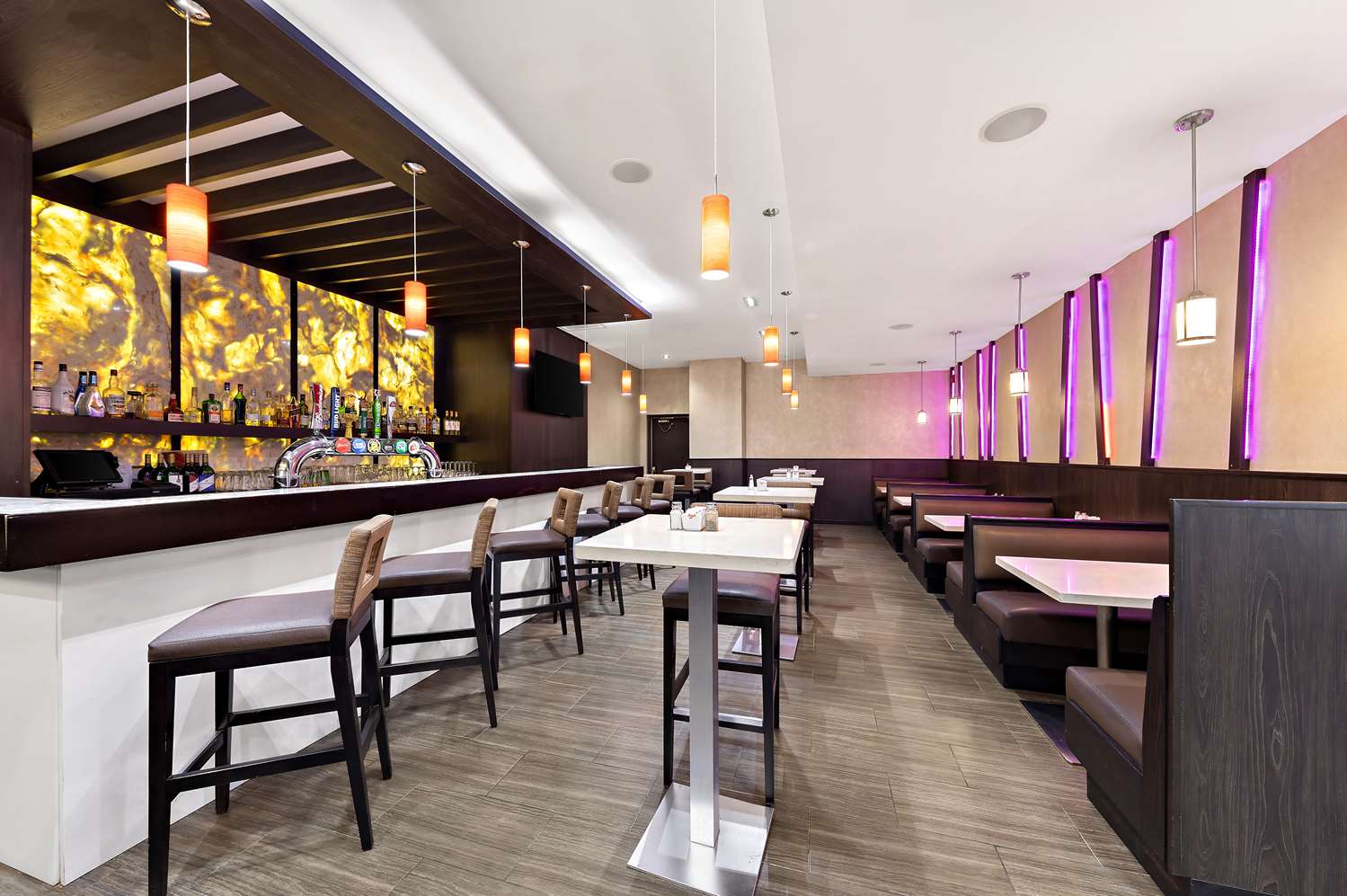 Best Western Plus Toronto North York Hotel and Suites 8/13