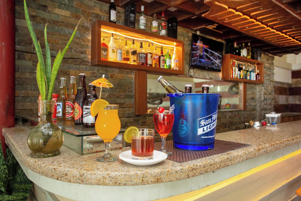 Crown Regency Beach Resort Boracay 41/75