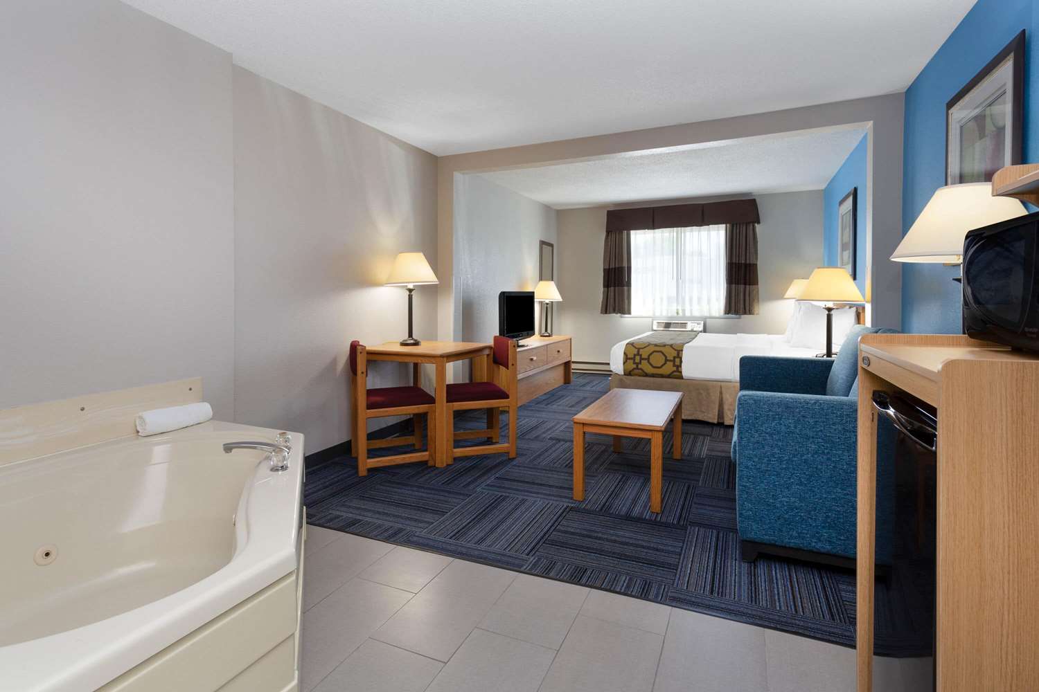 Baymont By Wyndham Marinette 12/18