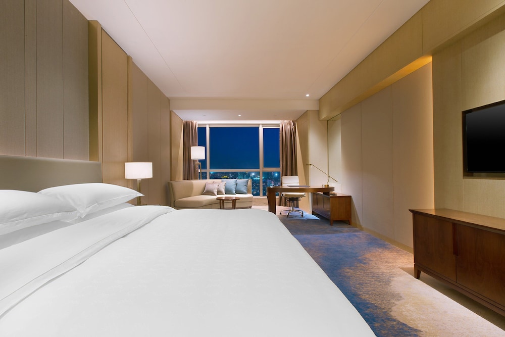 Sheraton Zhanjiang Hotel 13/48