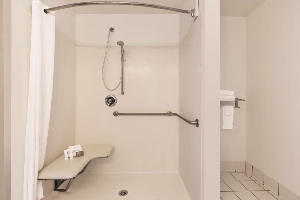 Country Inn & Suites by Radisson, Conyers, GA 10/37