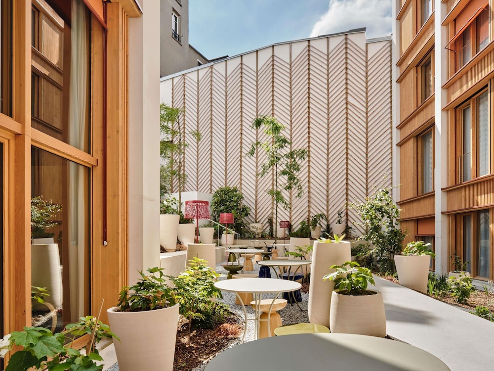 TRIBE Paris Pantin 31/50