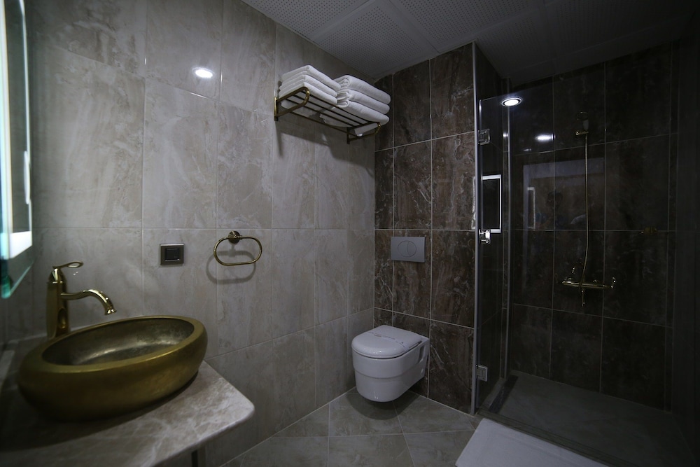 Grand Serenay Hotel 25/28