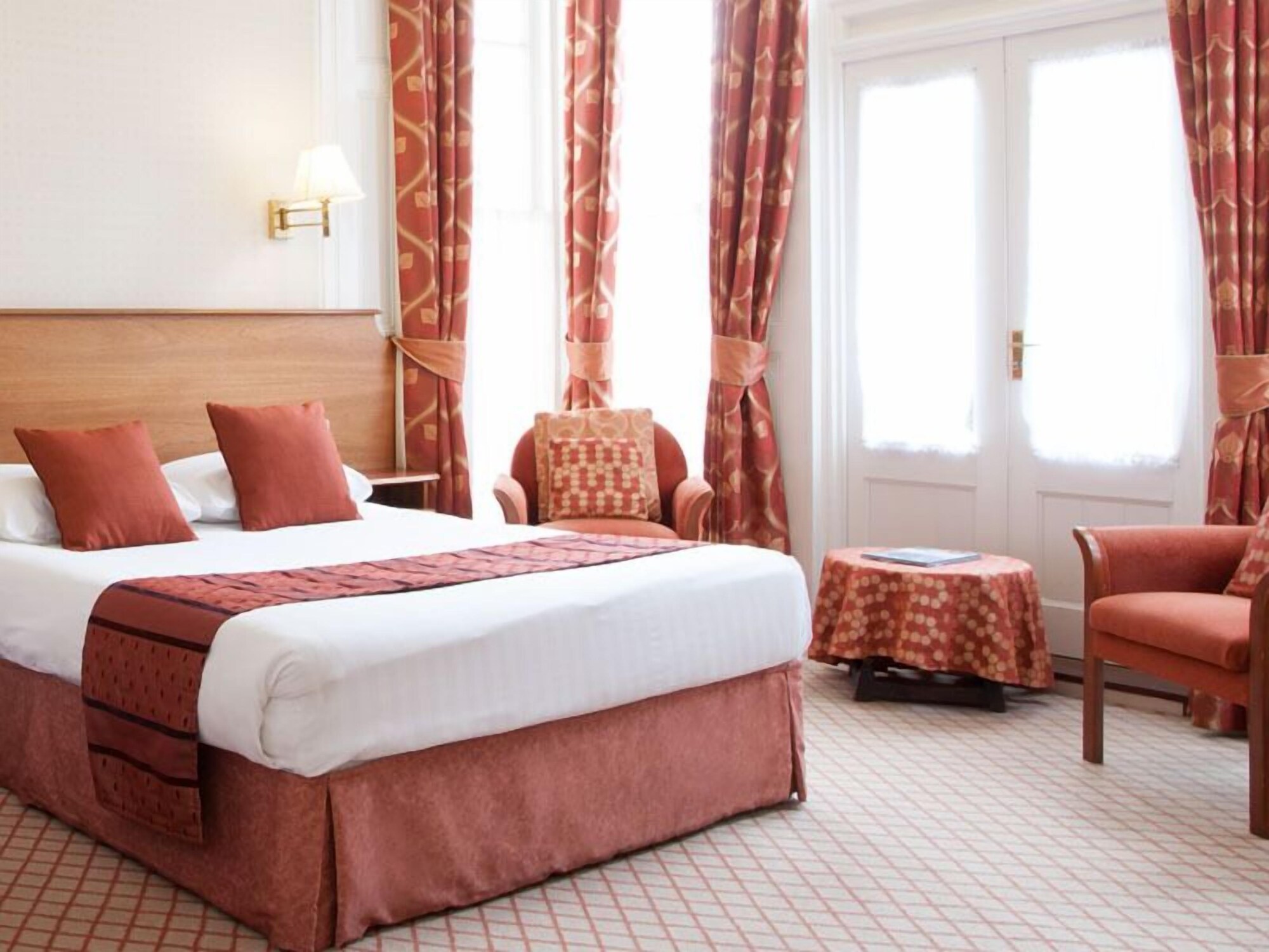 ROOM, DOUBLE BED