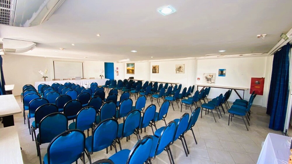 Maria Farinha Praia Hotel 50/55