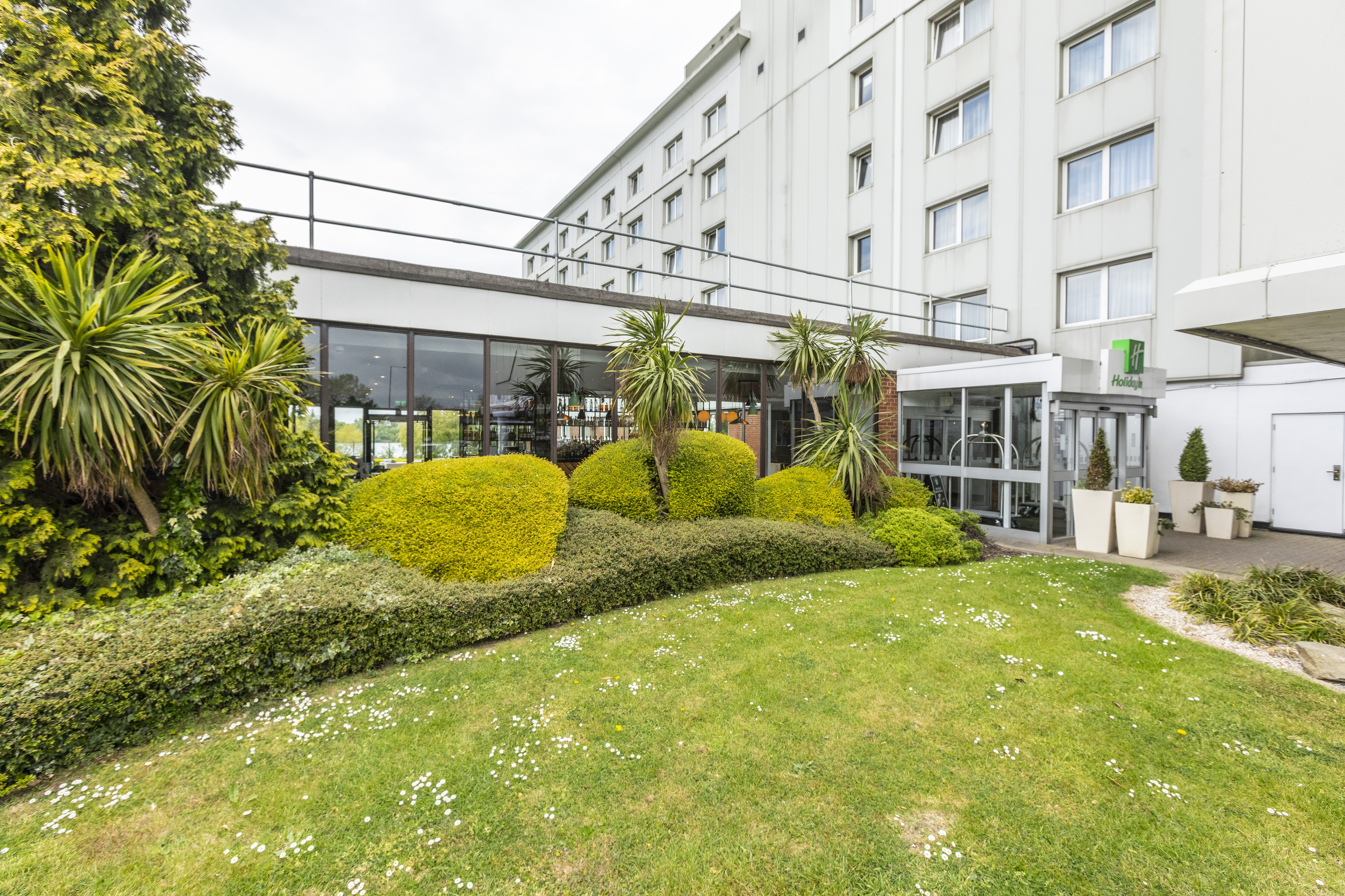 HOLIDAY INN BASILDON 73/75