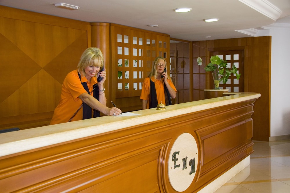 Lobby at Aparthotel Esquinzo Y Monte Del Mar, PAJARA
