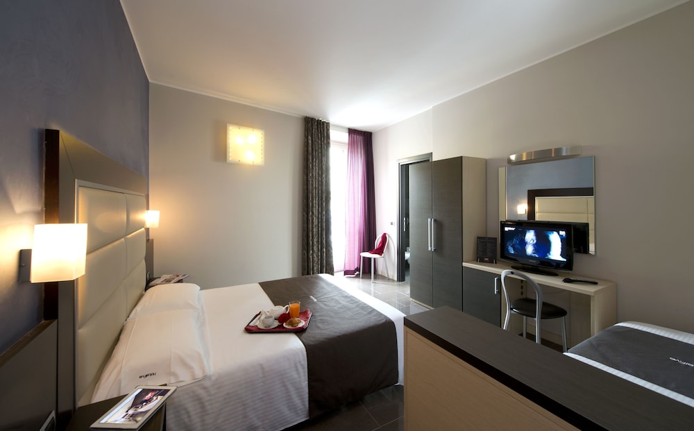 Hotel Five 27/51