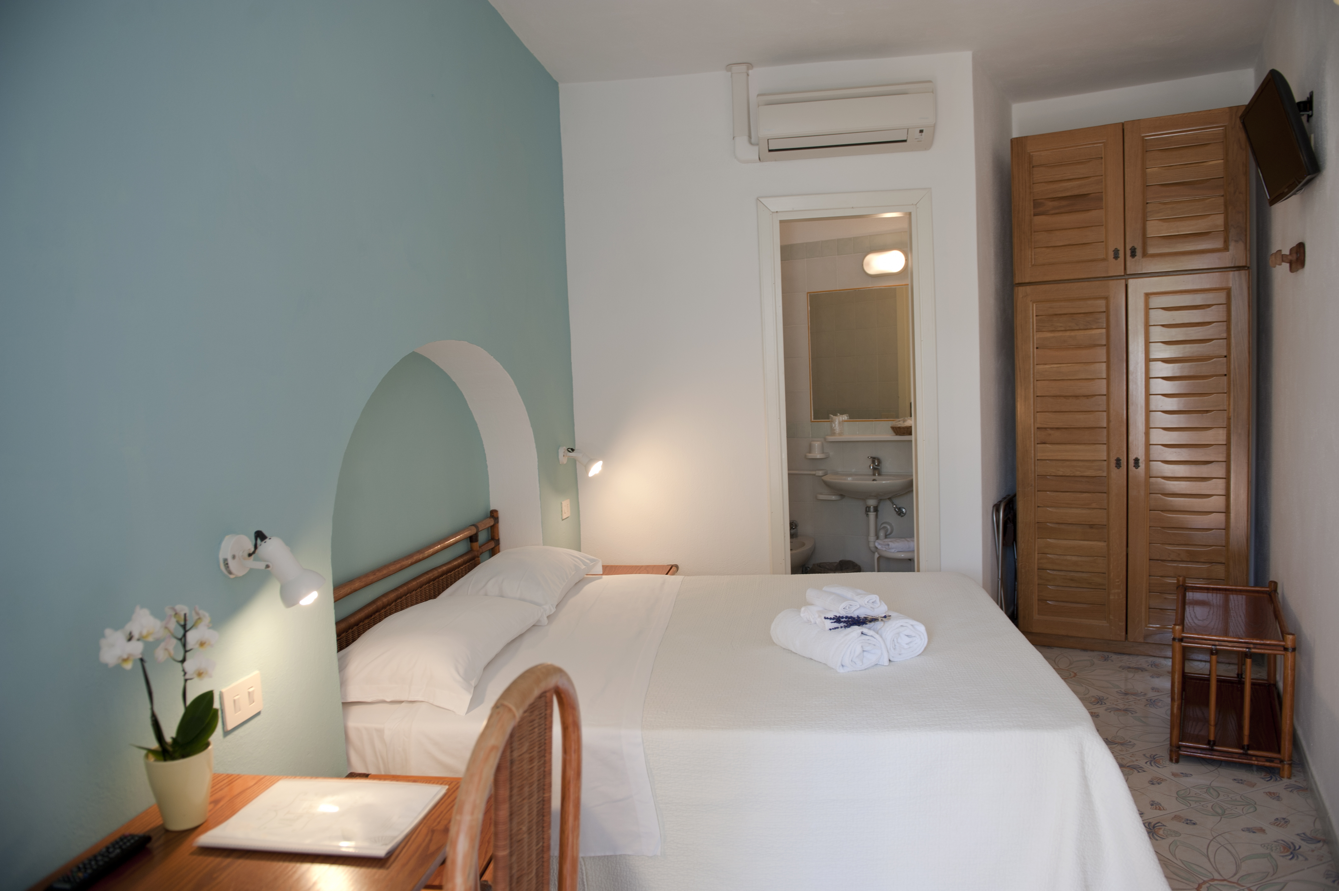 ECONOMY, DOUBLE BED