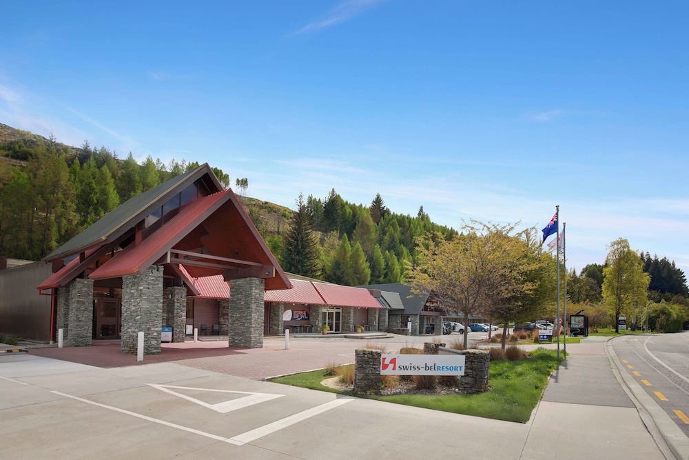 Swiss-Belresort and Villas Coronet Peak 59/65