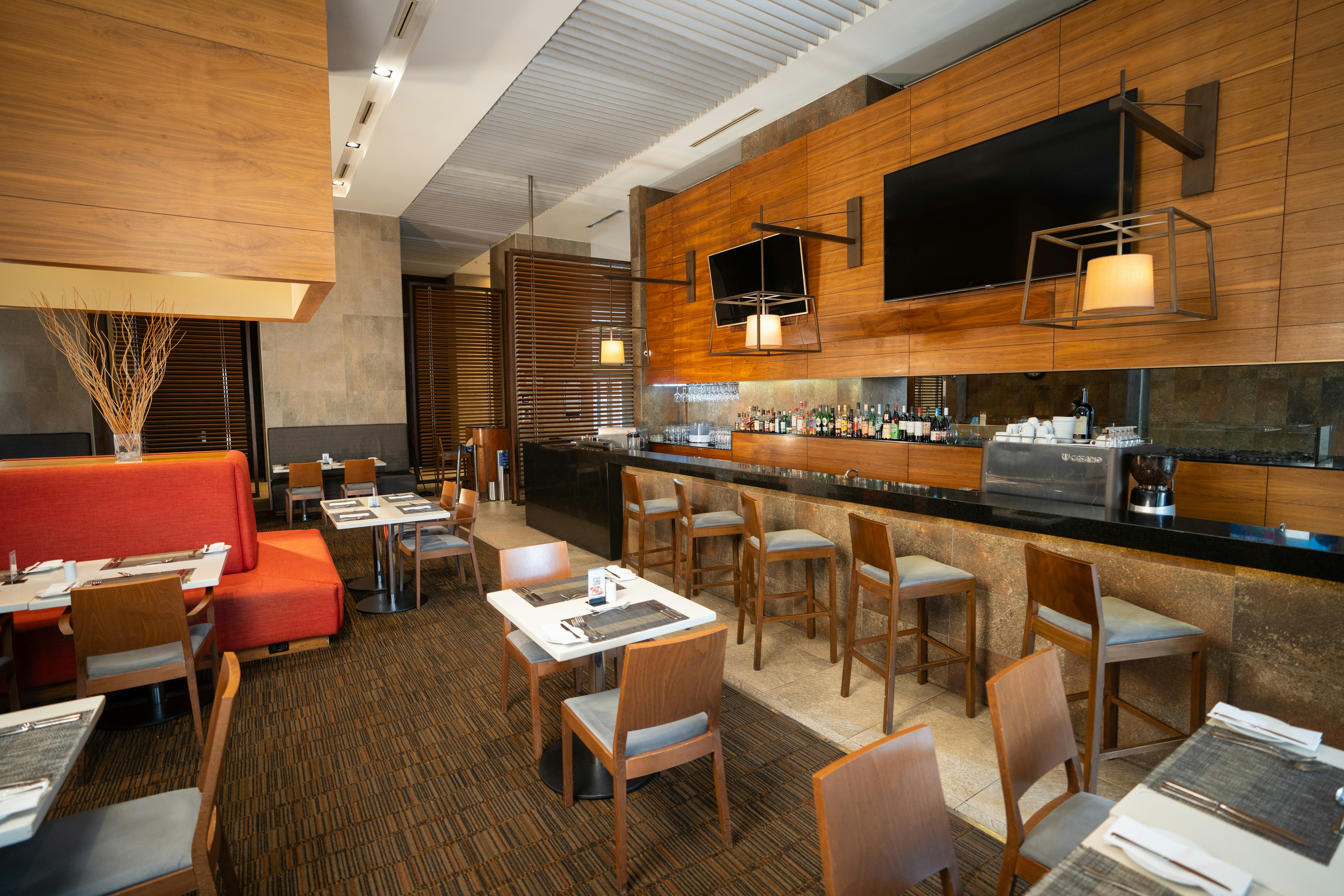 Hilton Garden Inn Santiago Airport 54/83