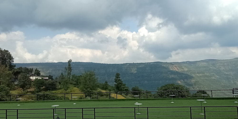 Regenta Place Green Leaf Mahabaleshwar 32/37