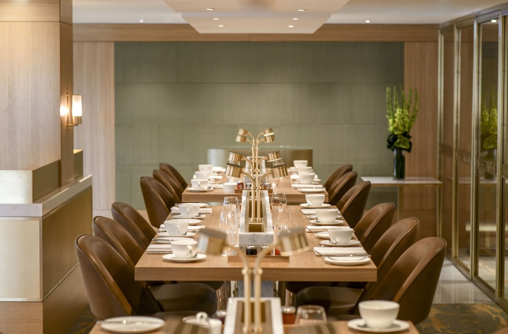 Royal Lancaster London 69/80