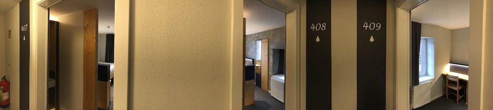 Villars Lodge 1/50