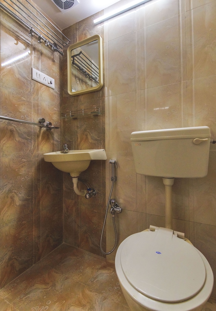 Hotel Nest Inn Malad 44/44