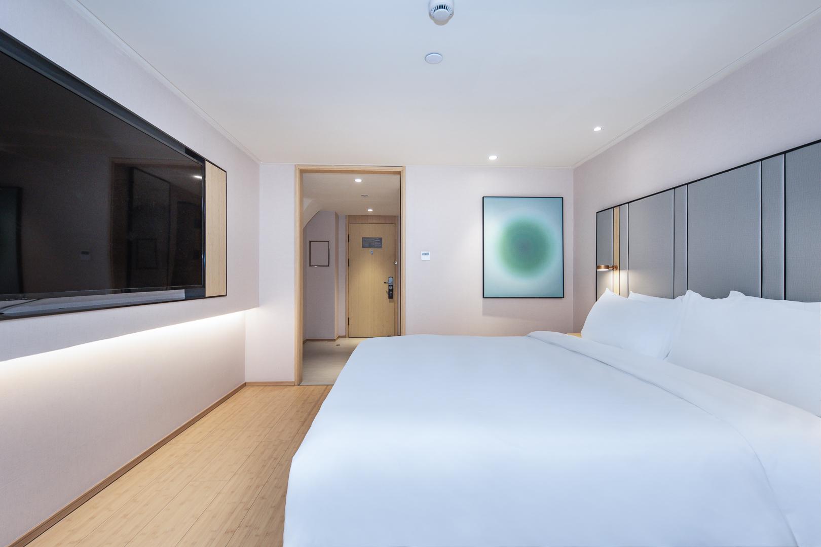 Ji Hotel (Shanghai People Square, Fuzhou Road) 8/28