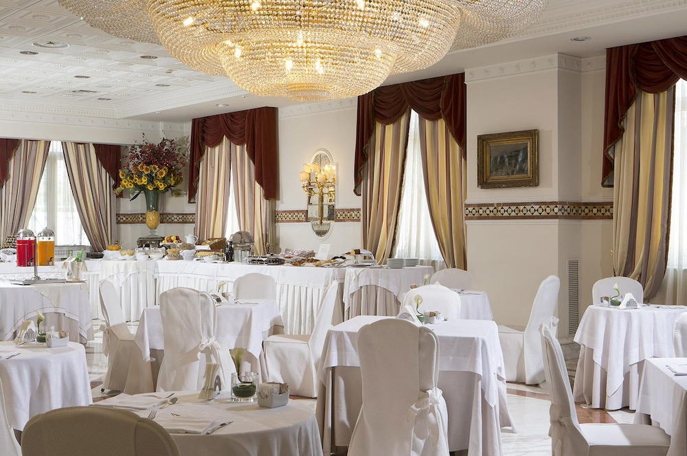 Grand Hotel Vanvitelli 33/42