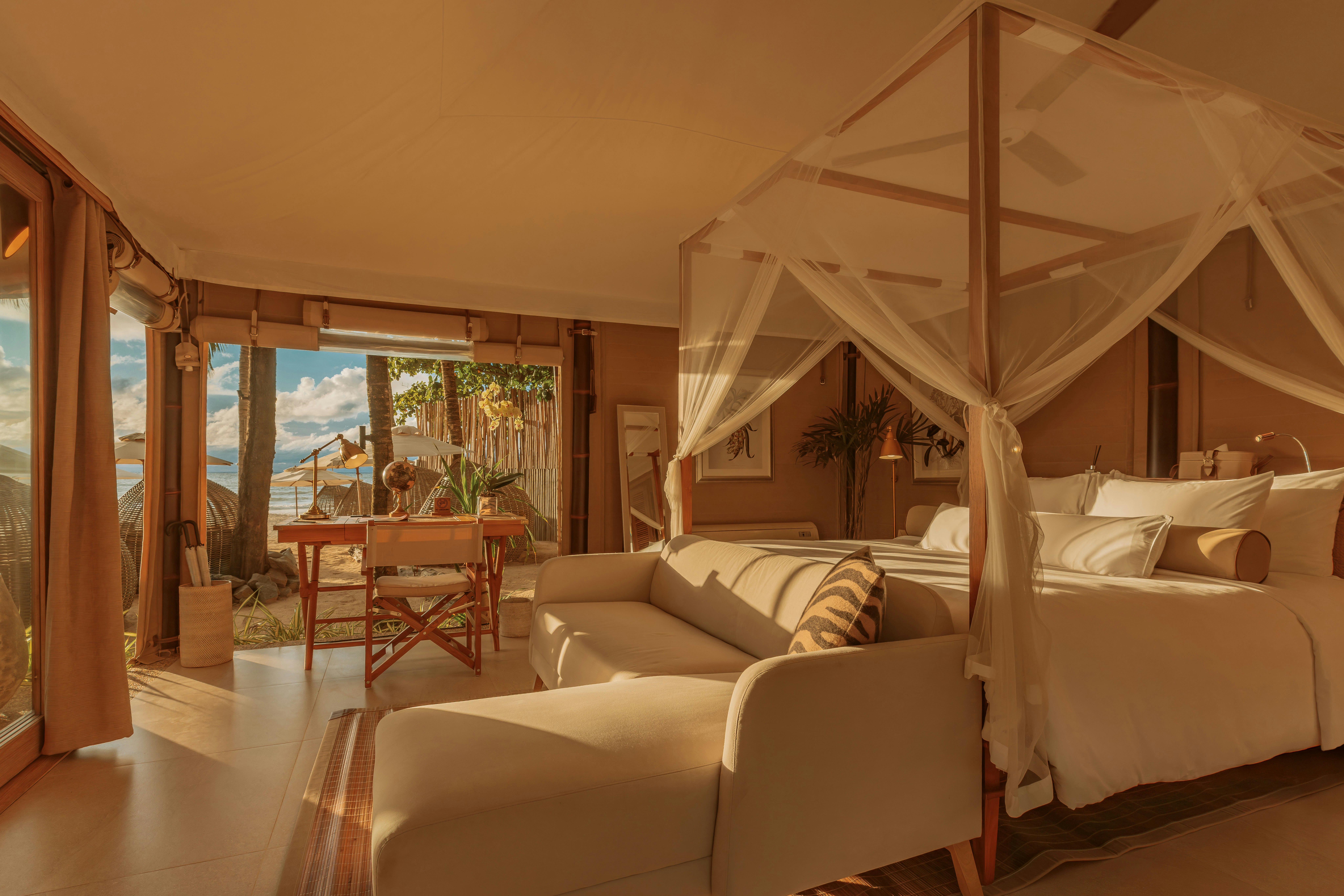 Beach, Tent
