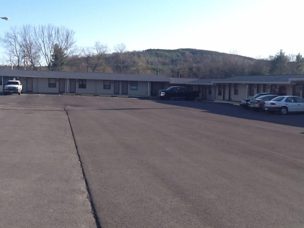 Budget Inn Clearfield 31/56