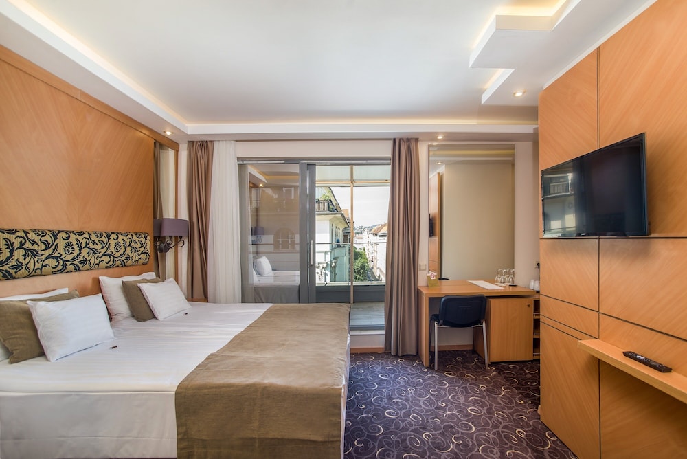 غرفة ديلوكس بسرير كوين، Marmara Hotel 2/6