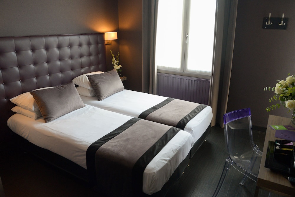 Hotel Saint Charles Paris 10/26