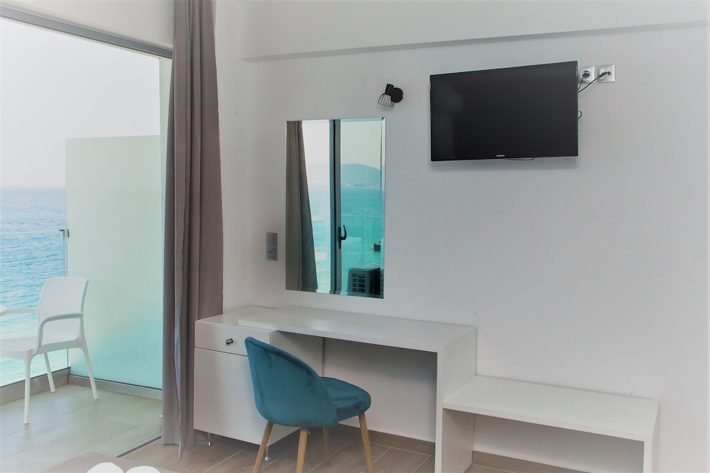 Sunrise Apt 28/37