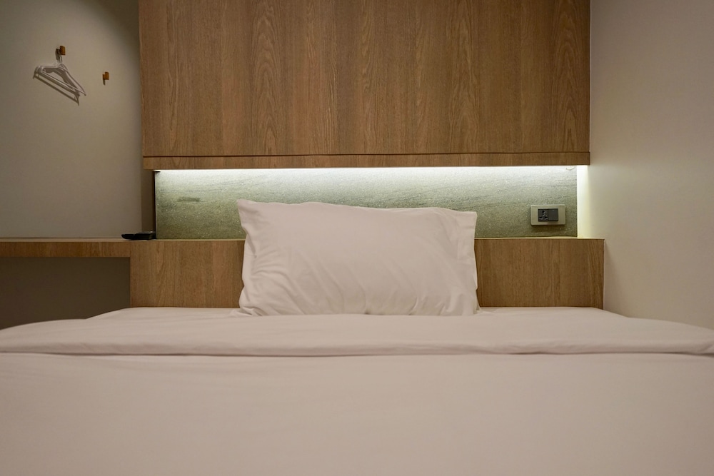 T Hostel at Victory Monument 27/46