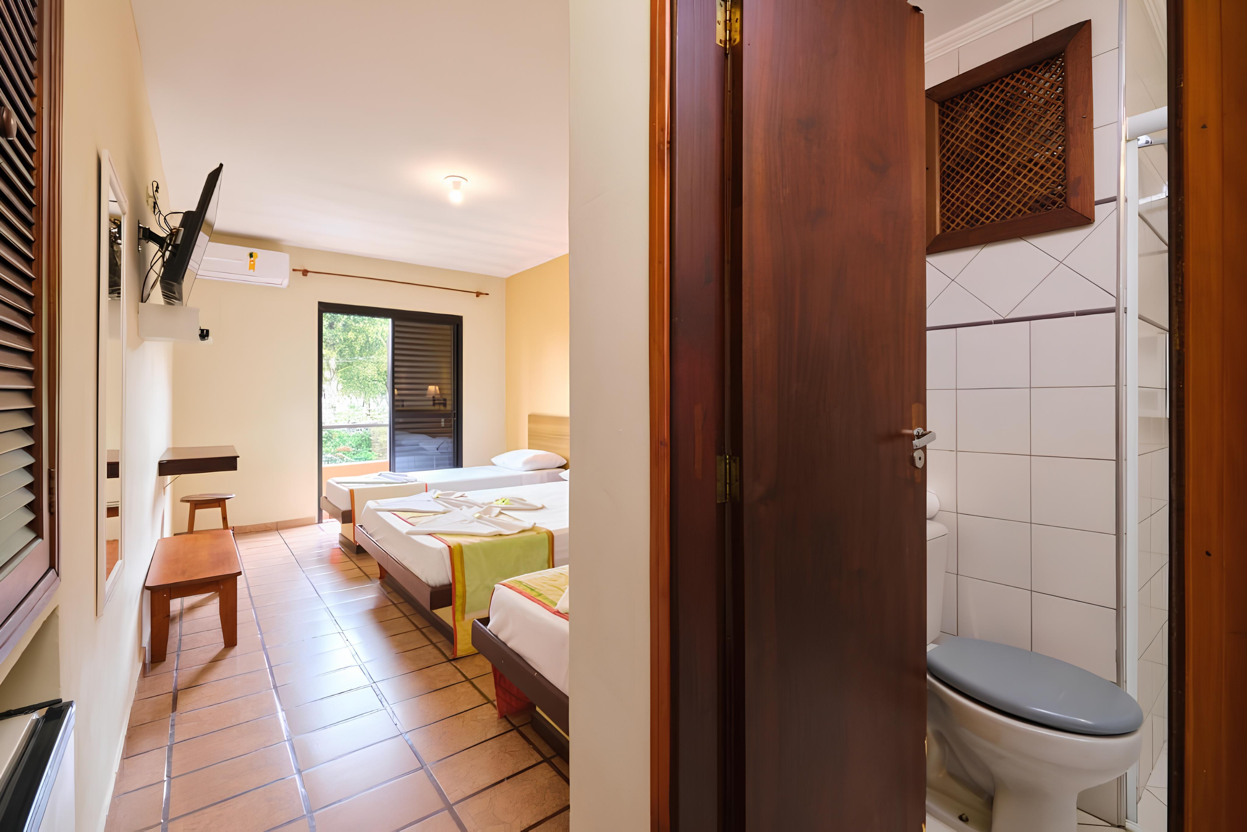 جناح سوبيريور رباعي بإطلالة على المسبح، Hotel Ponta das Toninhas 4/4
