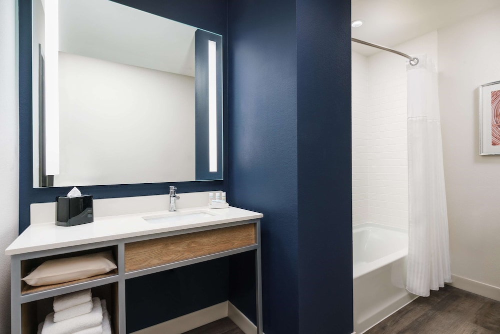 Hilton Garden Inn St Pete Beach 66/80