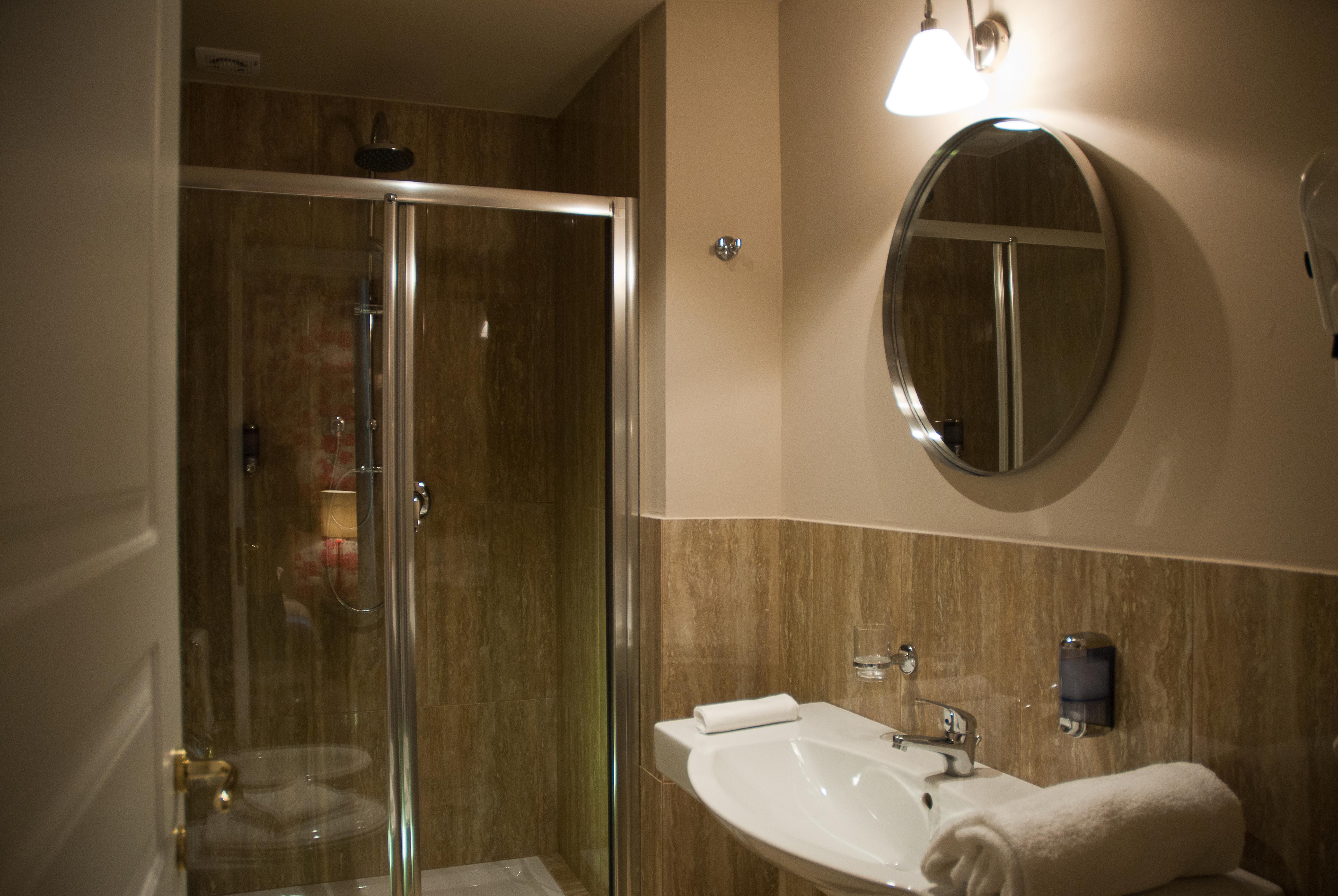 BLACK 5 FLORENCE SUITE 48/51