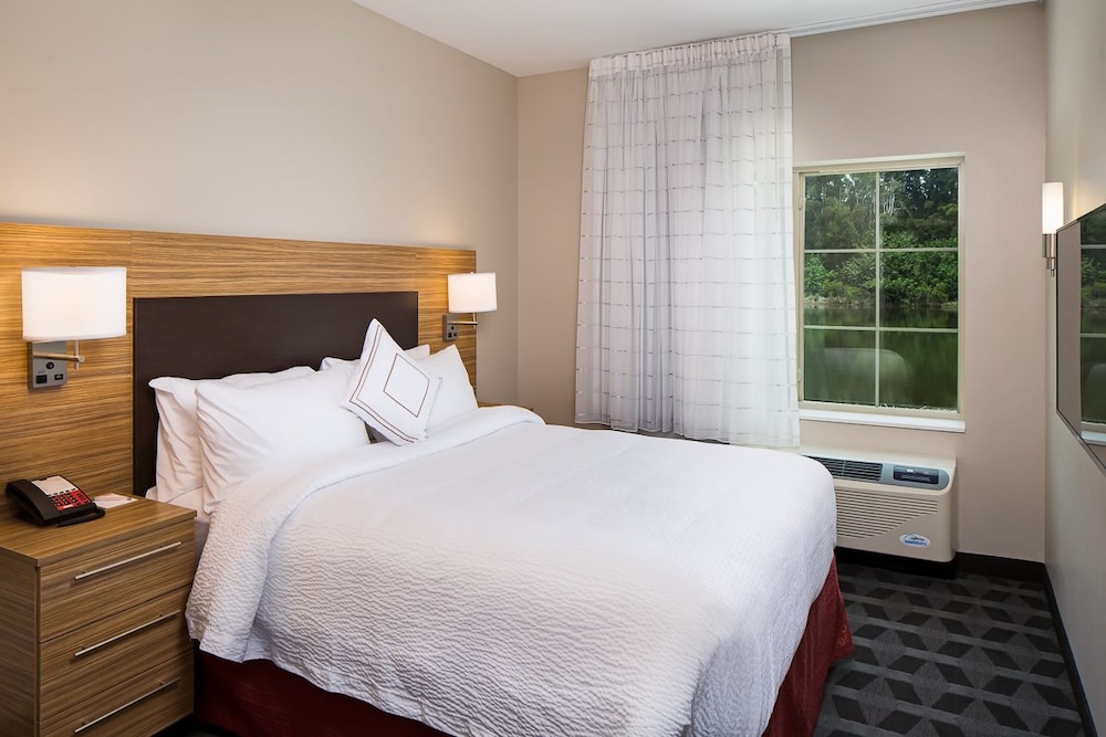 TOWNEPLACE SUITES BY MARRIOTT FORT MYERS ESTERO 16/50