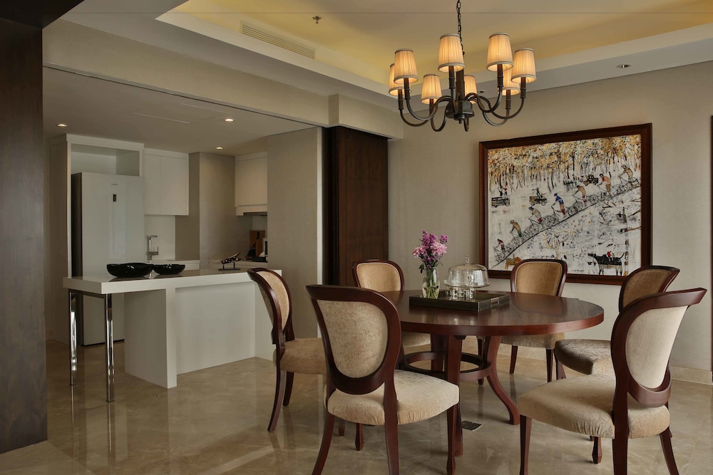 Aryaduta Lippo Village 48/53